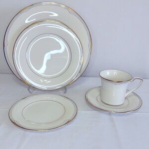 NORITAKI Golden Cove 28 Piece Elegant Dinnerware Set